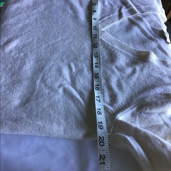 VINCE Sweater Neutral Pullover Knit V-Neck Silk Trim Hem Sweater Size XS - Picture 5 of 10